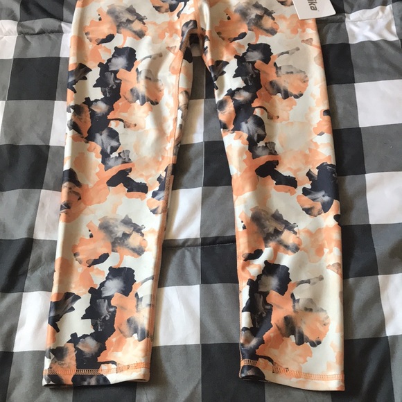 NWT New MARIKA Gaby Floral HIGH WAIST Orange Gray White Capri Yoga Leggings Sz M - Picture 6 of 16
